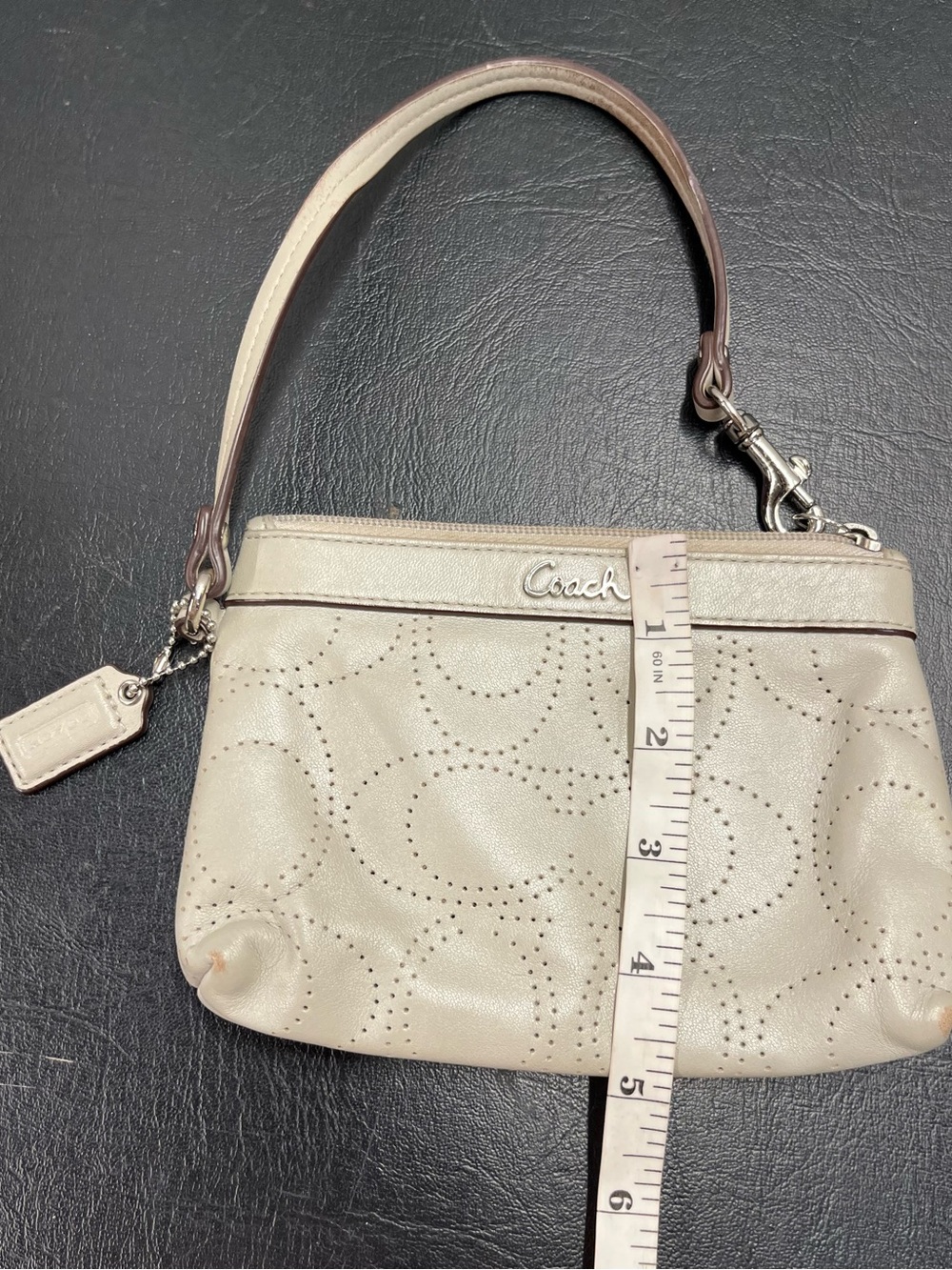 Coach perforated leather wristlet - Picture 4 of 8